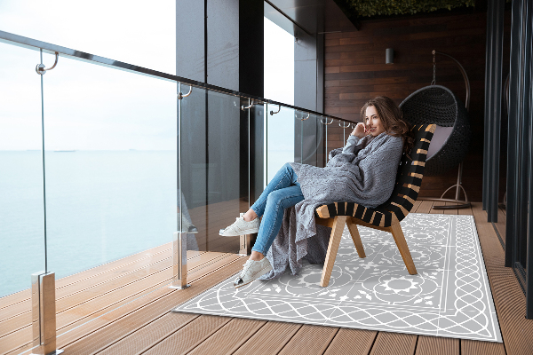 Covor de exterior pentru terasă model simetric