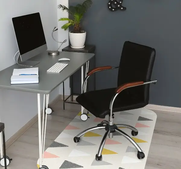 Covoras pentru protectie pardosea un model triunghiular