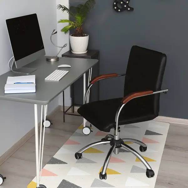 Covoras pentru protectie pardosea un model triunghiular