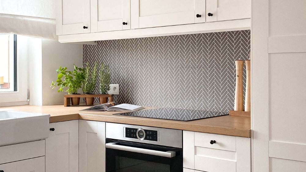 Renovare fără a îndepărta gresia - cum să schimbați pereții și podelele fără mizerie