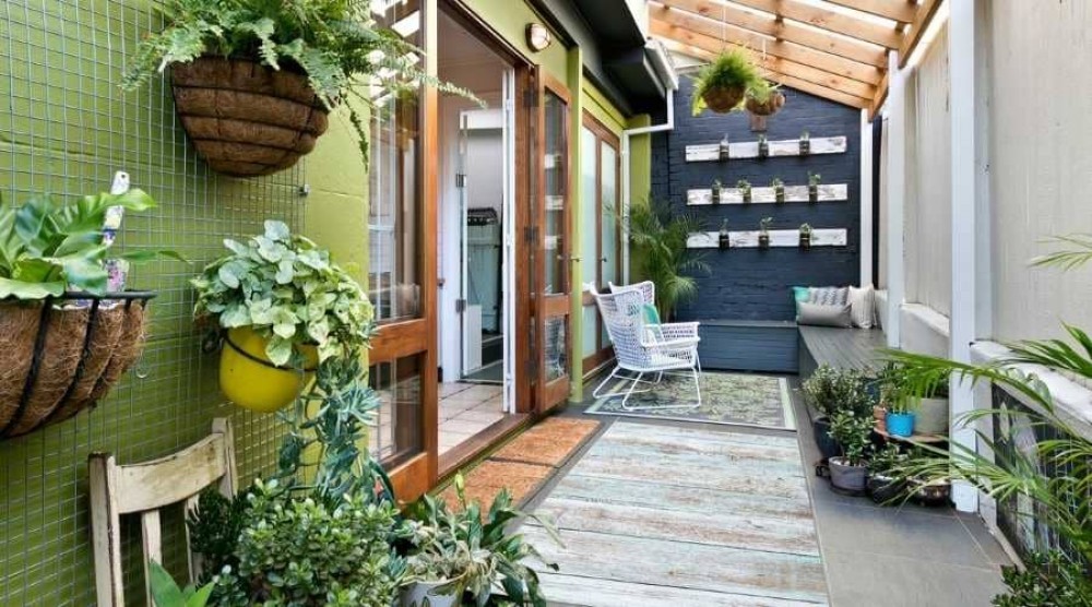 Cum să aranjezi terasa din fața casei?