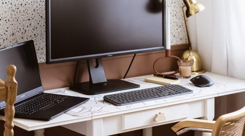 Un birou de acasă cu caracter - ce va îmbunătăți confortul muncii dvs. ?